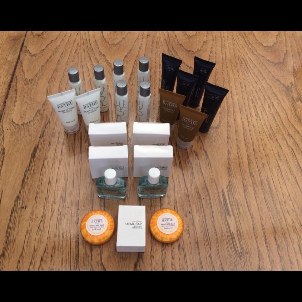 Huge bath and body travel bundle! (23 pieces)